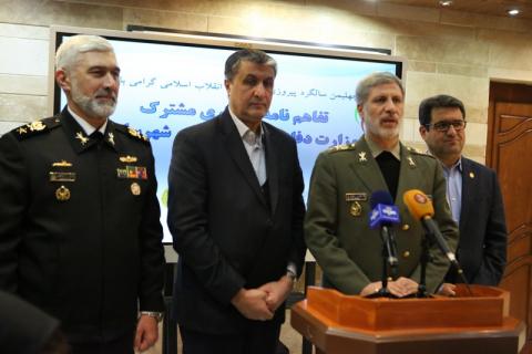 امضاء تفاهم نامه همکاری بین وزارتخانه های دفاع و راه و شهرسازی